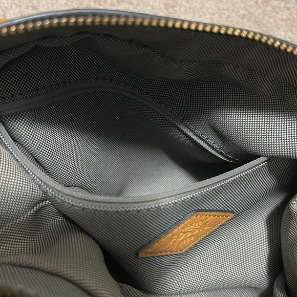 Fossil Hannah Hobo Shoulder Bag Amber Gold - Picture 10 of 11